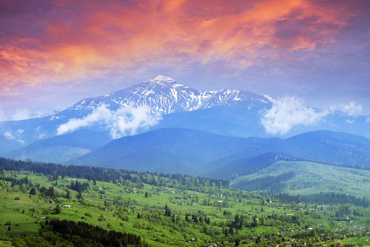 Lazeyschina Lazeshchyna village in the mist