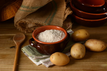 potato starch in terracotta bowl