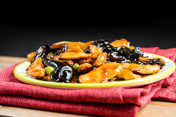 wok fried chicken with Black Fungus and chinese vegetables