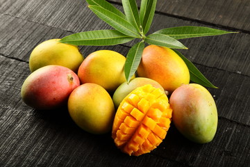 Fresh organic mangoes.