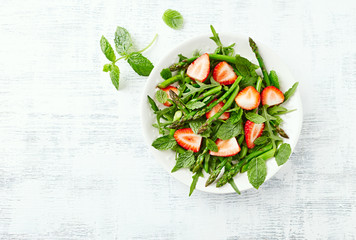 Green Asparagus and Strawberry Salad with Arugula, Mint and Lemon-Honey Dressing