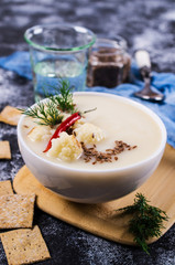 Creamy cauliflower soup