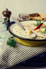 Creamy cauliflower soup