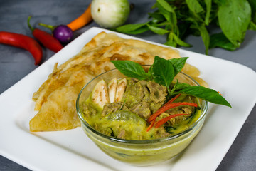 green curry beef with roti