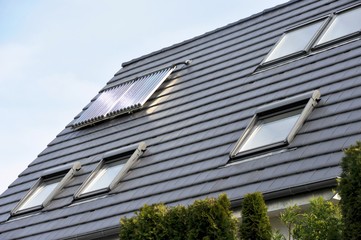 Dachfenster in einem Ziegeldach