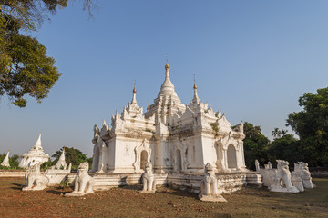 Fototapeta premium Desada Taya (White Temple) in Inwa (Ava) near Mandalay in Myanmar (Burma).