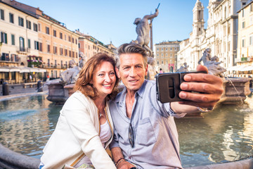 Fototapeta na wymiar Senior couple in Rome