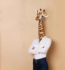 Rolgordijnen Vrouw met girafhoofd gekleed in kantoorstijl © Sergey Novikov