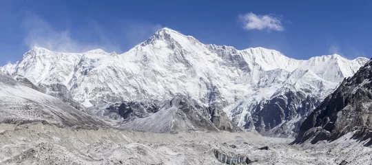 Papier Peint photo Cho Oyu Panorama of Cho Oyu peak and Ngozumpa glacier. Himalayan mountains. Nepal.