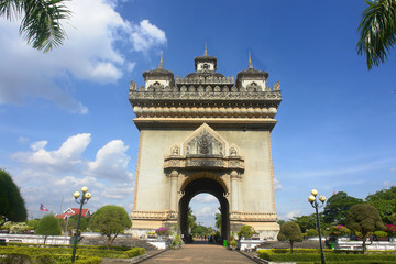 Fototapeta na wymiar Patuxai - Gate of Triumph or war monument in the centre of Vientiane, Laos 