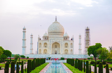 Obraz premium View of Taj Mahal in Agra India sunrise