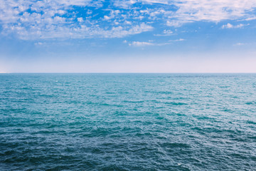Obraz premium Sea Ocean And Blue Sky Background With Cloudscape in Summer