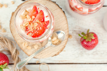 Yoghurt with strawberries