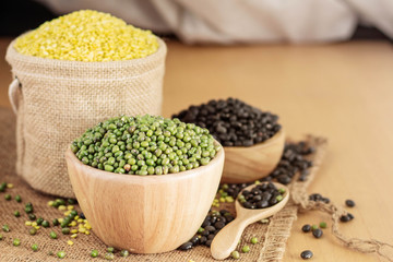 Green beans on table.