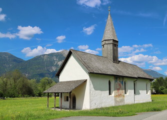 Fototapeta na wymiar Filialkirche Möderndorf im Gailtal / Oberkärnten / Österreich