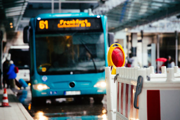 Baustelle bei Regen