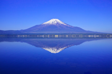 Fototapeta premium Fuji do góry nogami