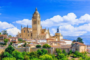 Fototapeta na wymiar Segovia, Spain. View over the town with its cathedral and medieval walls.