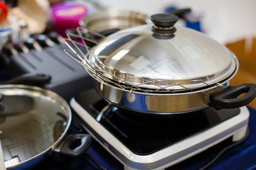 Casserole or frying pan with a glass lid