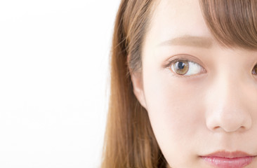 ビューティ　イメージ　見つめる