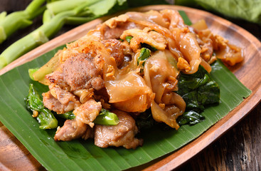 Fried thin noodles with soy sauce