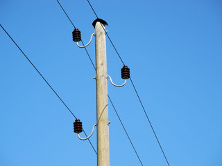 alter Strommast Überlandleitung