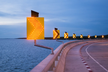 LED traffic sign / LED traffic sign use solar cell © lovemelovemypic