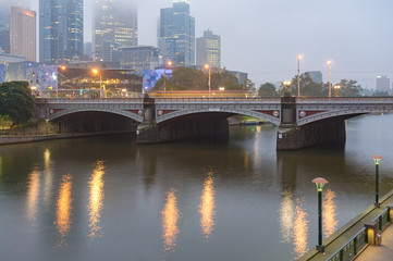 Fototapeta na wymiar Princes Bridge across Yarra river in Melbourne