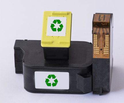 Tinta de impresora.
Cartuchos de tinta reciclados para impresoras.
