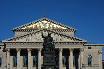 Fototapeta na wymiar Bayerische Staatsoper, Nationaltheater München