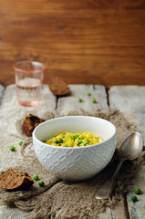 Spicy cabbage with green peas
