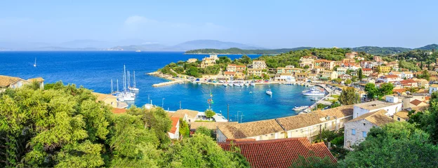 Photo sur Plexiglas Île Panorama de Kassiopi, ville de Corfou, Grèce