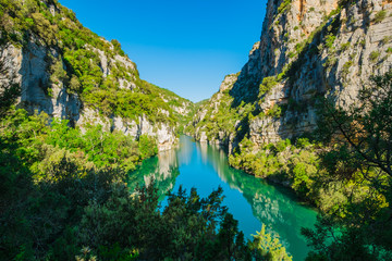 Vue sur les Basses Gorges du Verdon. Provence. France. - obrazy, fototapety, plakaty