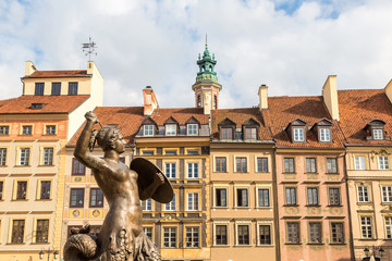 Mermaid "Syrena" statue in Warsaw © Sergii Figurnyi