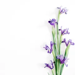 Crédence de cuisine en verre imprimé Iris Beautiful purple iris flowers bouquet on white background. Flat lay, top view