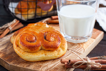 Sweet rolls with cinnamon and cocoa filling