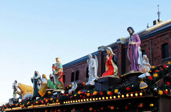 igure of Jesus , Mary was decorated in Christmas