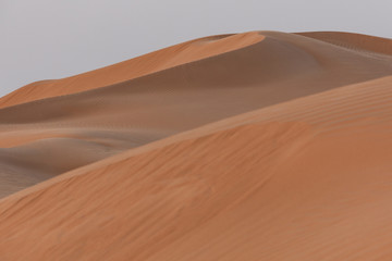 unberührte Sanddünen im Oman