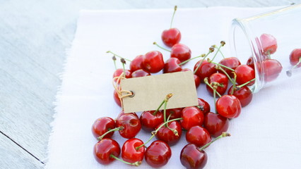 bocal en verre de cerises bio,et étiquette d'affichage 