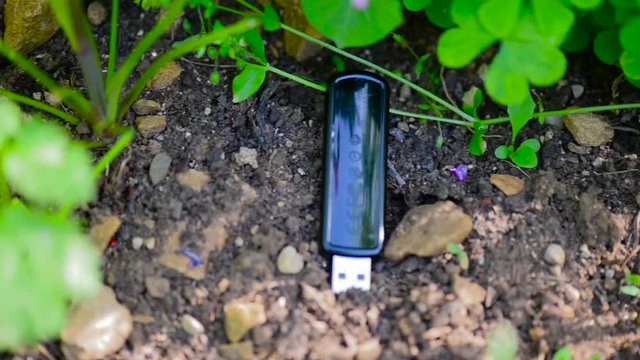 Usb key connected to ground