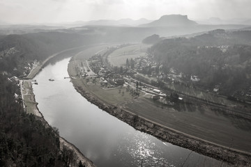 Blick auf den Tafelberg Lilienstein an der Elbe