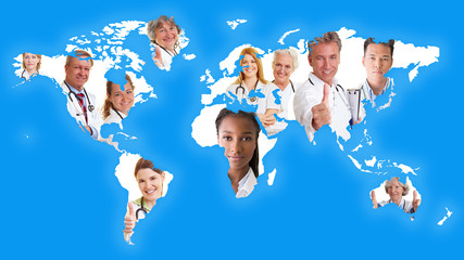 Weltkarte mit Ärzten als Netzwerk Konzept