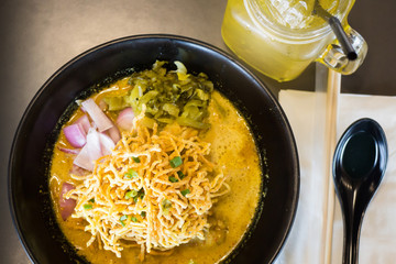 Spicy Yellow Curry With Crispy Noodle