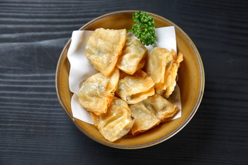 揚げ餃子