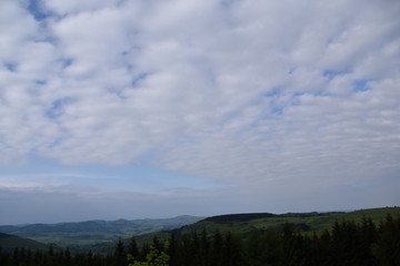 Bewölkte Landschaft
