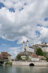 Stadt Harburg in der Schweiz im Kanton Solothurn im Sommer - Hochformat