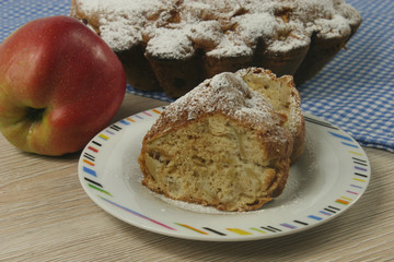 Fototapeta na wymiar Нomemade Apple Pie and apple on the table