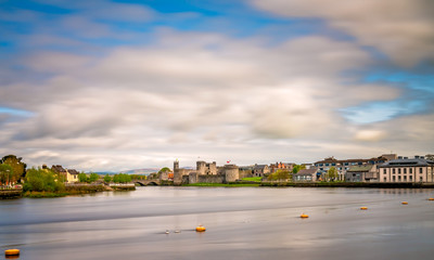 Fototapeta na wymiar Shannon river and the King Johns Castle