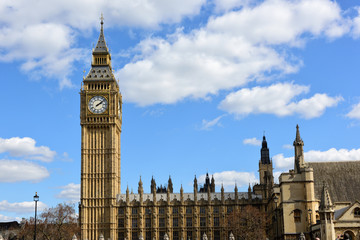 Fototapeta na wymiar Big Ben un westminster abbay in london