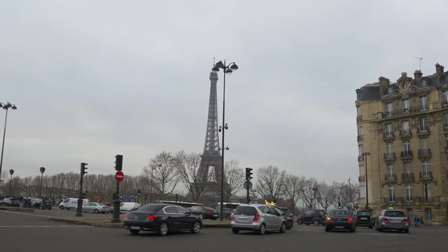 paris rainy day traffic square bridge eiffel tower panorama 4k france
